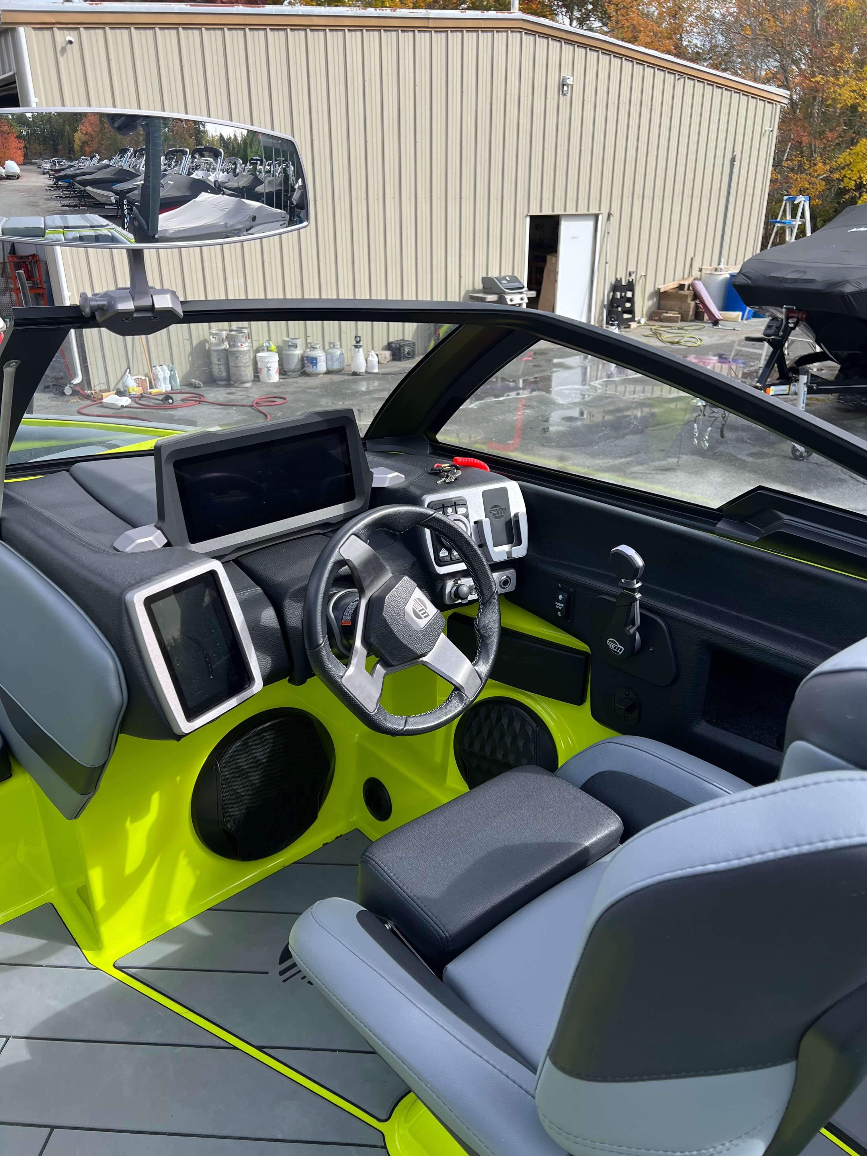 2023 Malibu 22 LSV with only 32 hours Icon